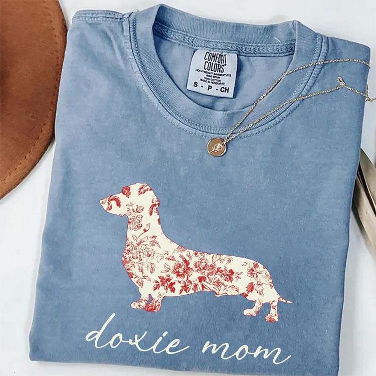Doxie Mom T-shirt