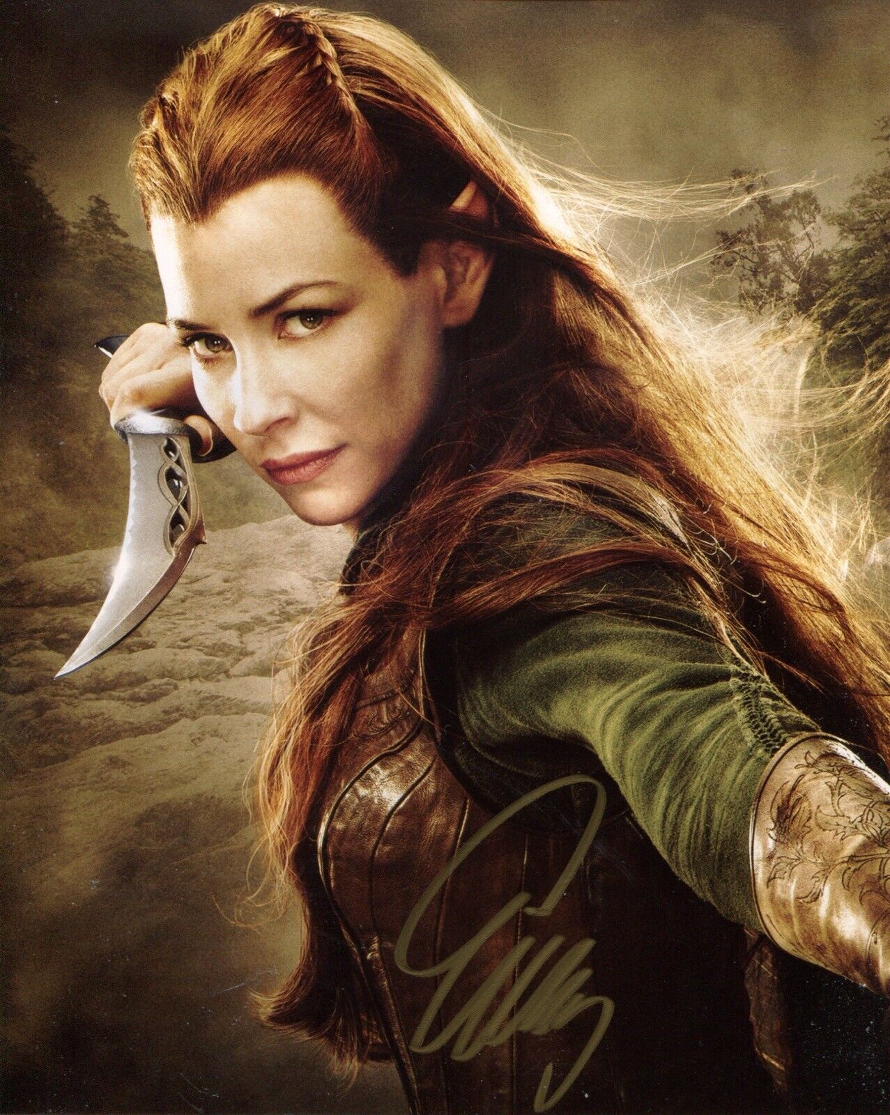 Evangeline Lily signed as Tauriel in The Hobbit 8x10 Photo Poster painting VERY RARE!