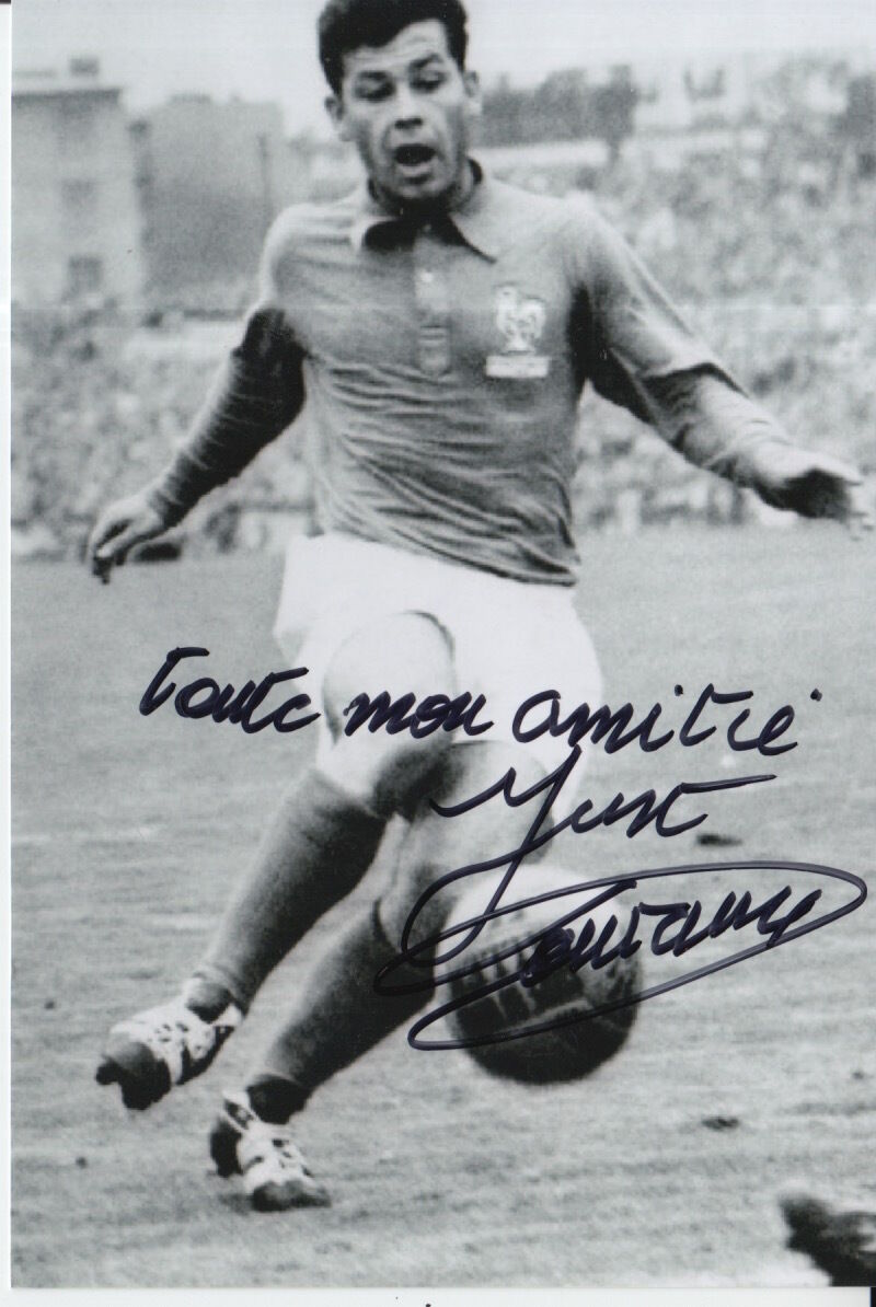 FRANCE HAND SIGNED JUST FONTAINE 6X4 Photo Poster painting 3.