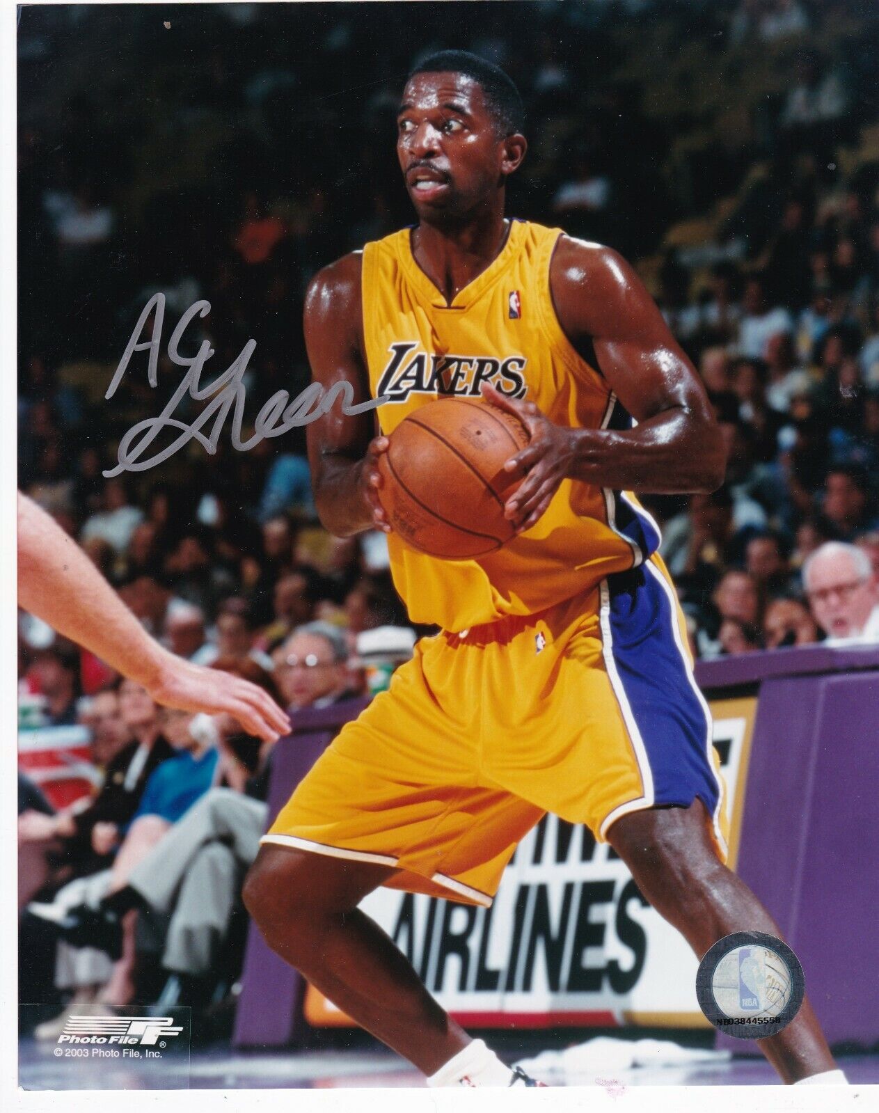 A.C. GREEN LOS ANGELES LAKERS ACTION SIGNED 8x10