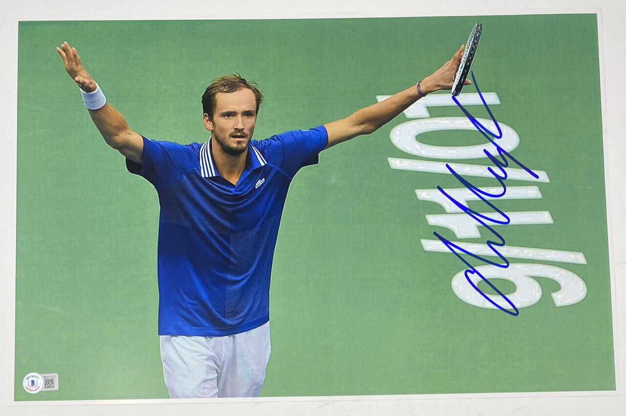 Daniil Medvedev Signed 12x18 Poster Photo Poster painting 2021 US Open Winner Tennis Beckett COA