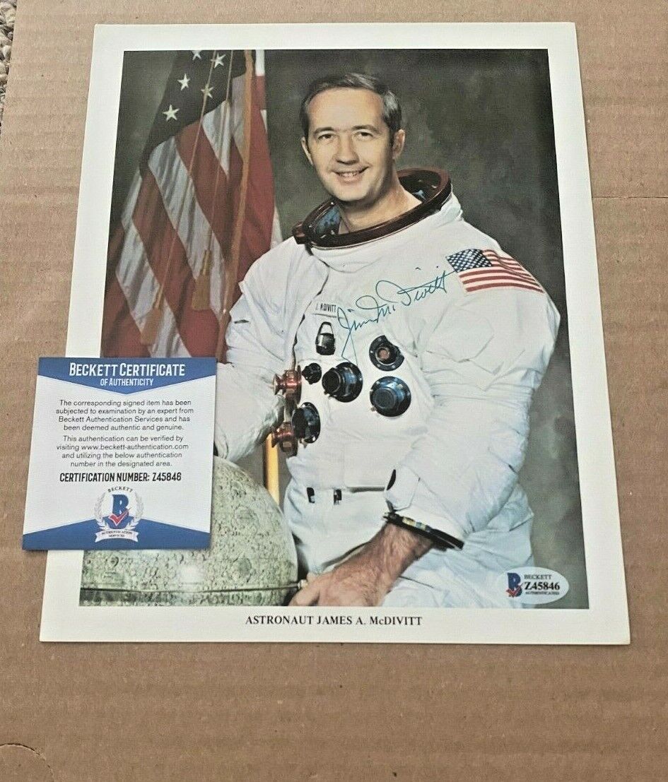 JAMES MCDVITT SIGNED ASTRONAUT 8X10 Photo Poster painting BECKETT CERTIFIED NASA