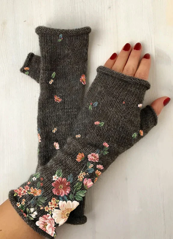 （Ship within 24 hours）Casual flower print warm gloves