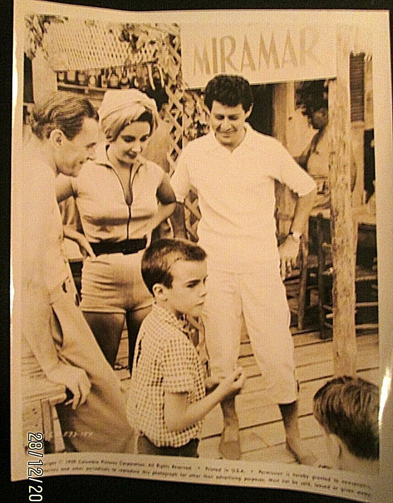 ELIZABETH TAYLOR & EDDIE FISHER (ORIG,1959 UNSEEN ON THE SET CANDID Photo Poster paintingS)