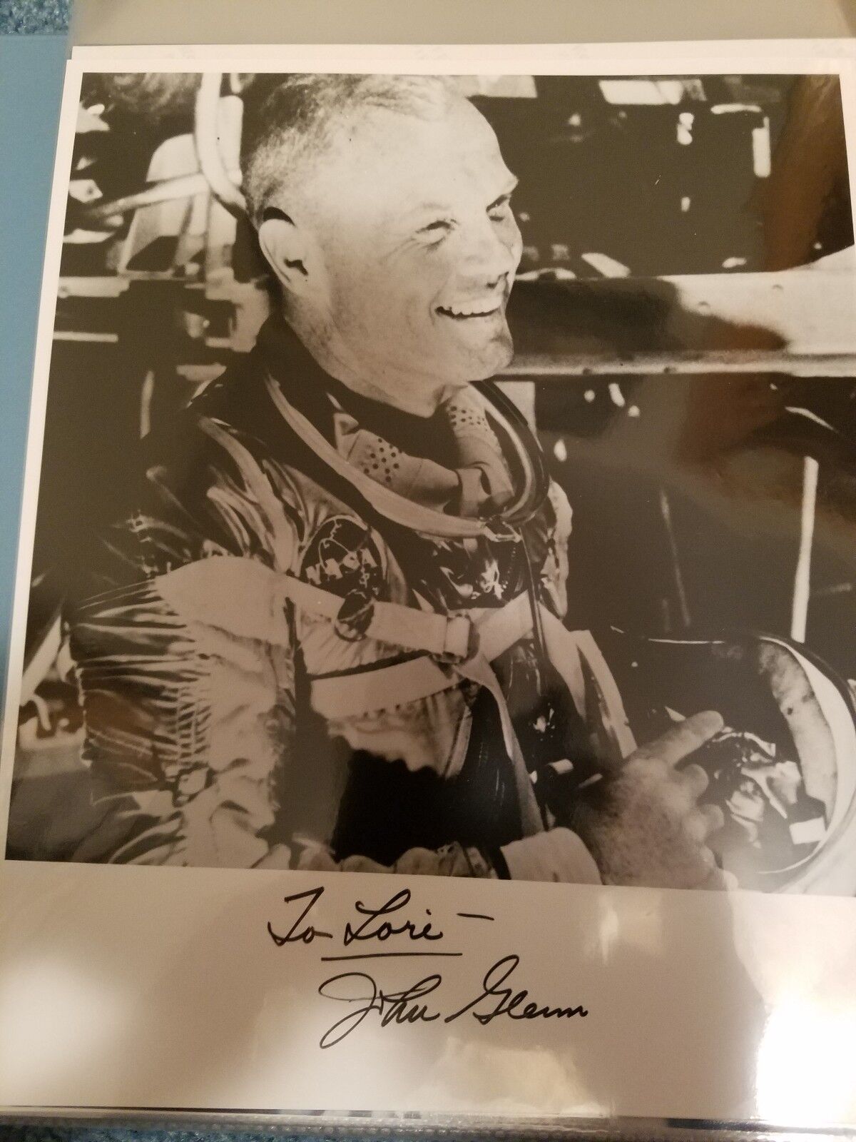 ASTRONAUT JOHN GLENN HAND SIGNED AUTOGRAPHED BW Photo Poster painting TO LORI