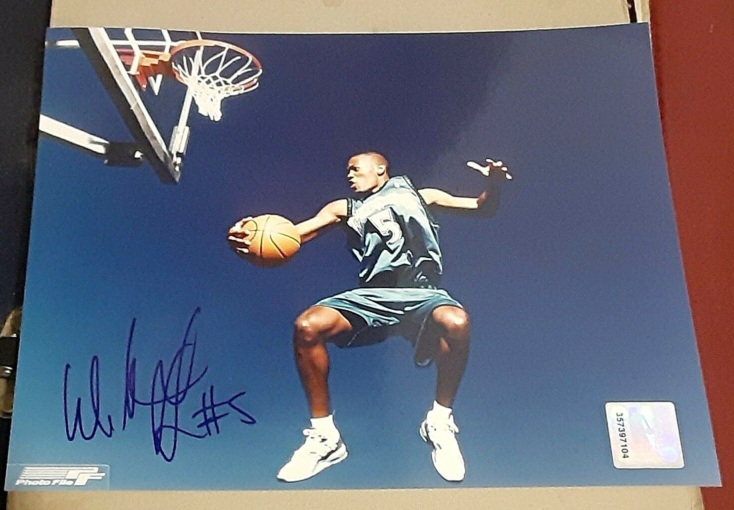 William Avery Minnesota Timberwolves SIGNED AUTOGRAPHED ROOKIE Photo Poster painting FILE 8x10