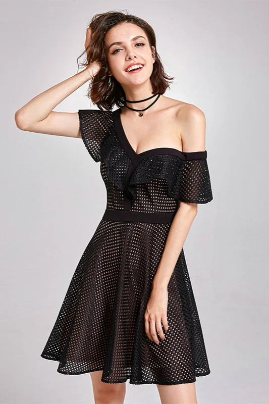 Sexy Off-the-Shoulder Black Mini Homecoming Dress
