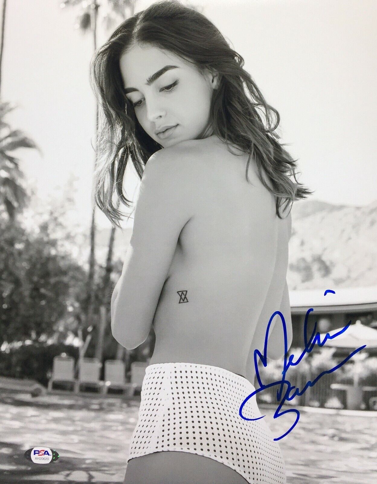 Melissa Barrera Signed 11x14 Photo Poster painting *Model *Actress PSA AH20620