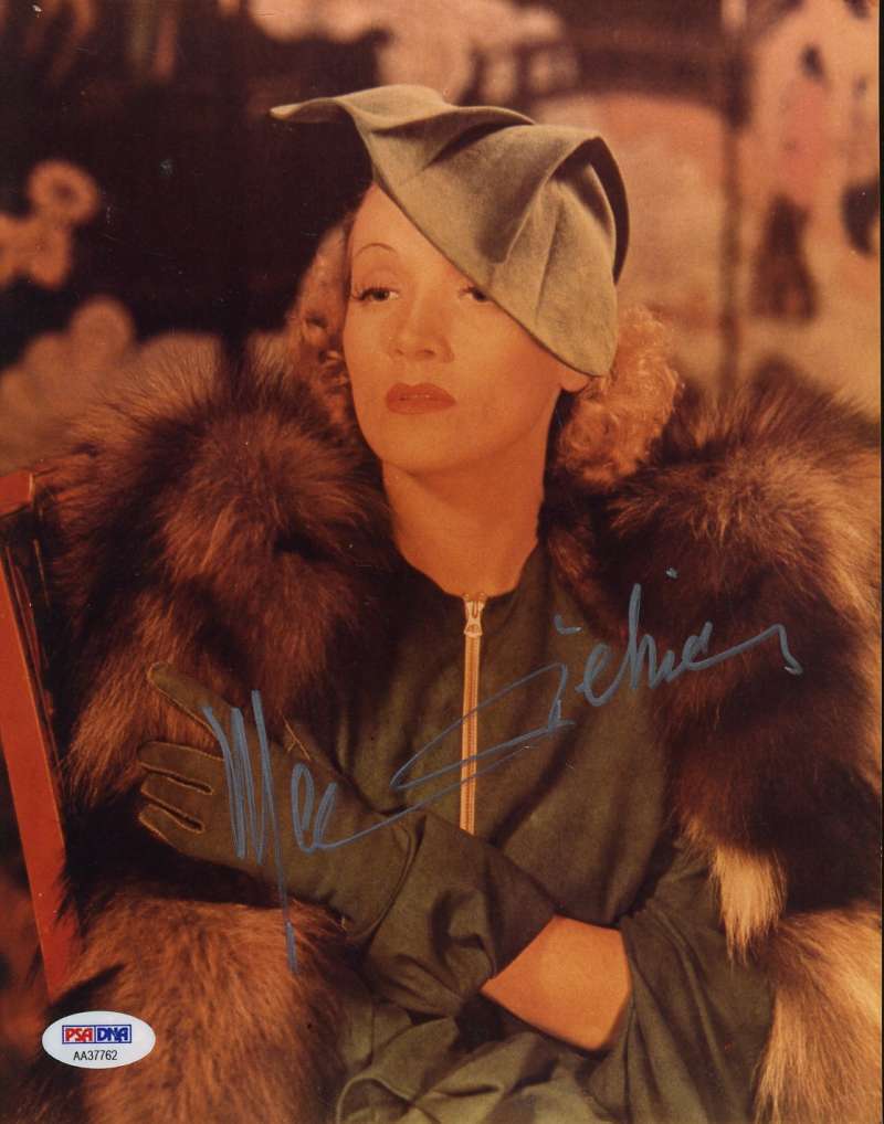 Marlene Dietrich Psa/dna Signed 8x10 Photo Poster painting Authenticated Autograph