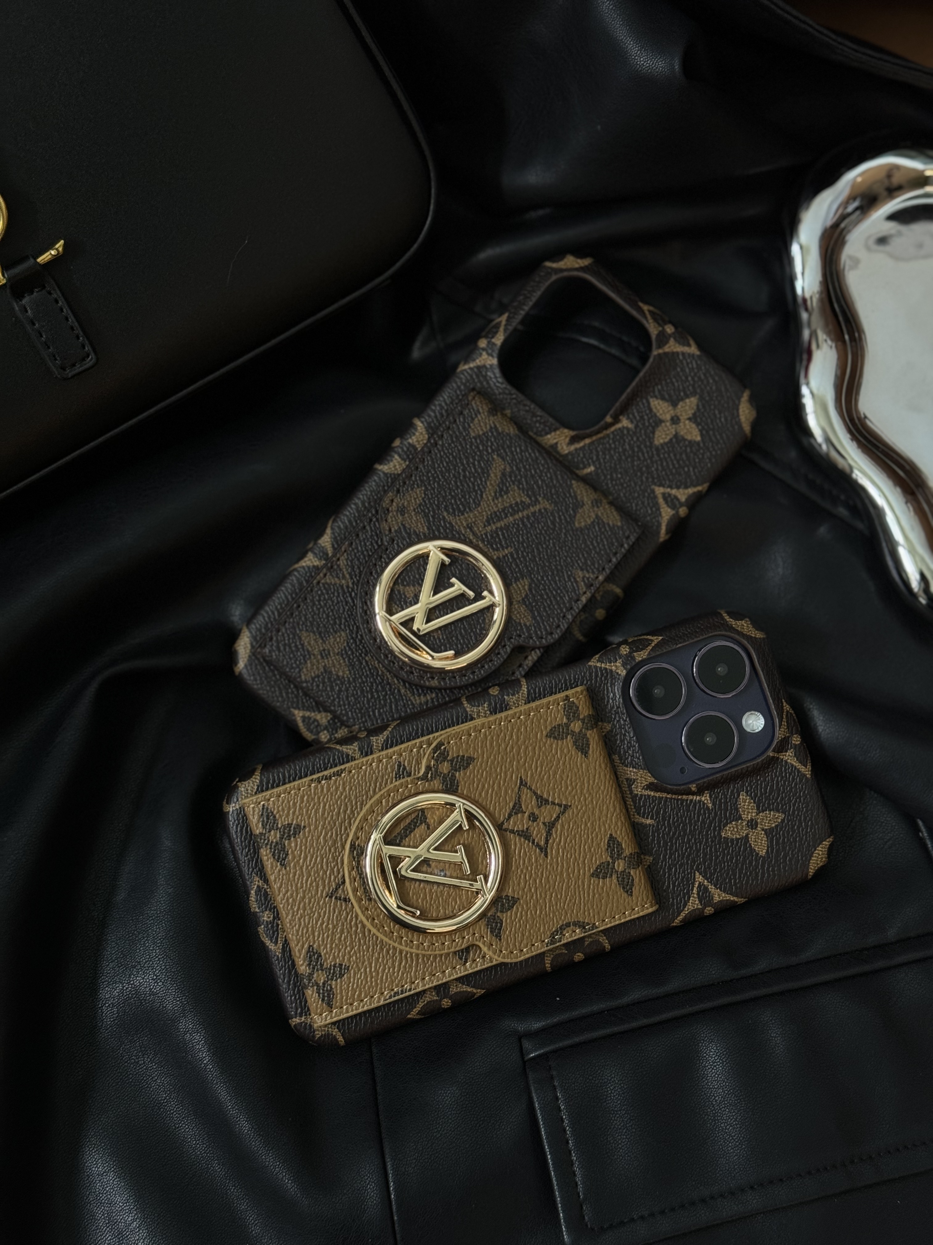 Apple iPhone LV Monogram Canvas Cardholder Accessories Cases Mirror Function