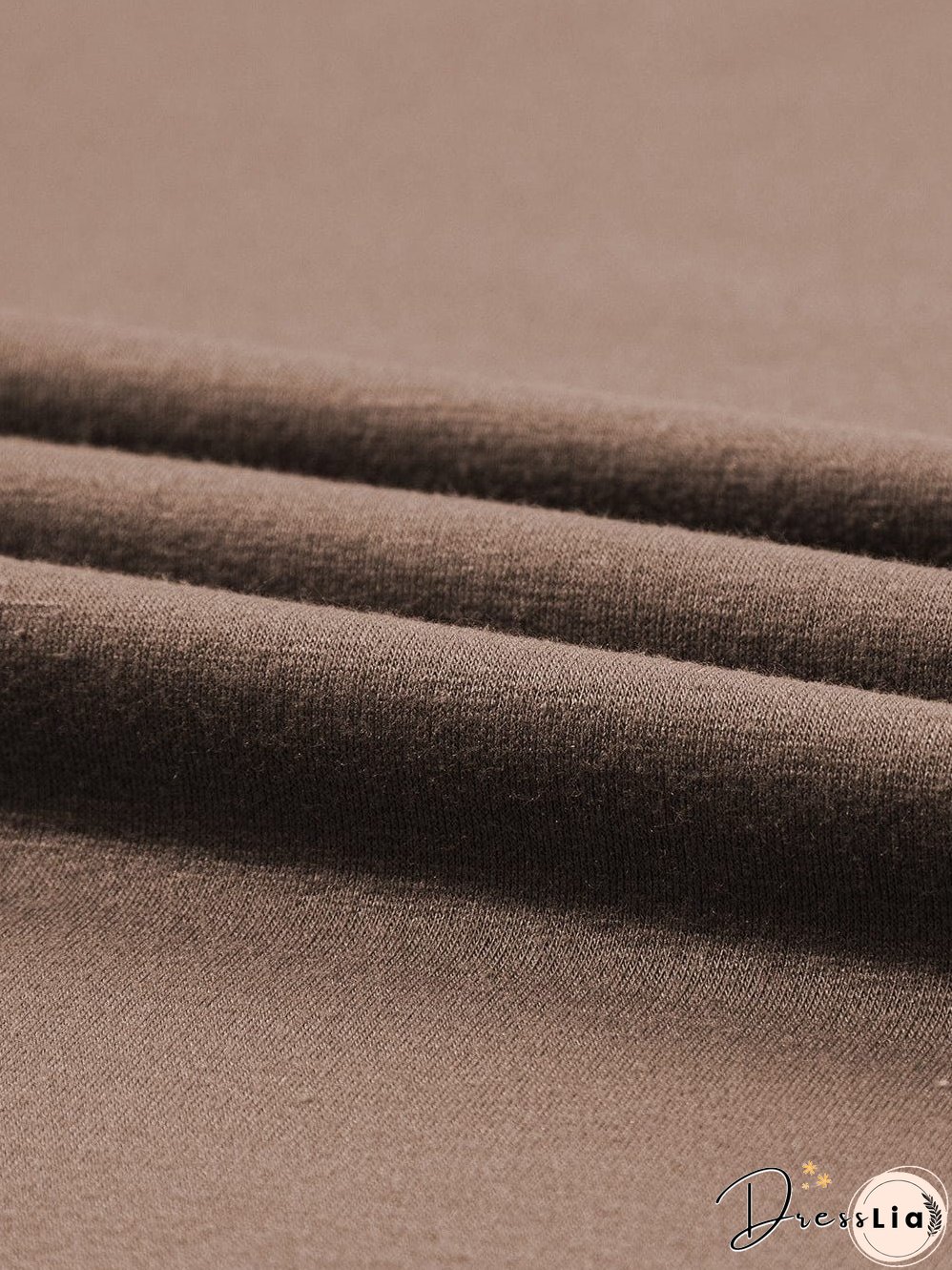 Relaxed and Stylish: Two-Piece Set for Weekend Wear