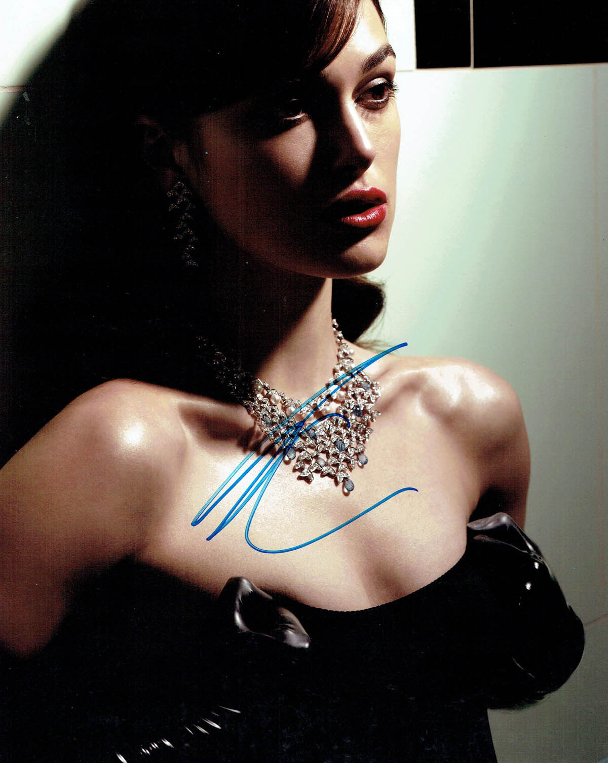 Keira KNIGHTLEY SIGNED Autograph SEXY Pose 10x8 Photo Poster painting AFTAL COA English Actress