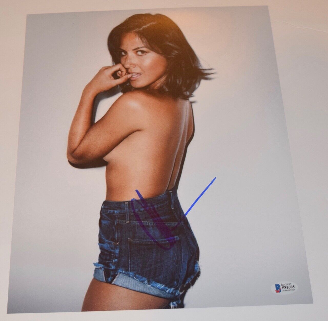 Olivia Munn Signed Autographed 11x14 Photo Poster painting Sexy Actress X-MEN Beckett BAS COA