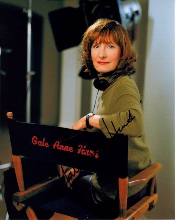 GALE ANNE HURD signed autographed Photo Poster painting