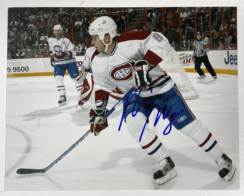 Mike Komisarek Signed Autographed Glossy 8x10 Photo Poster painting Montreal Canadiens - COA Matching Holograms