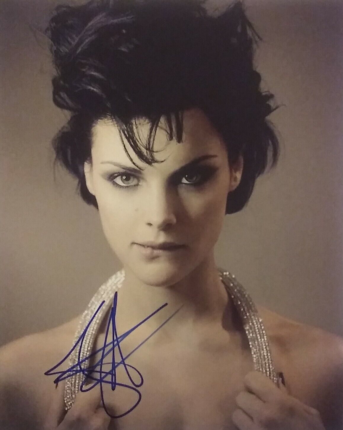 Jaimie Alexander signed 8 x 10