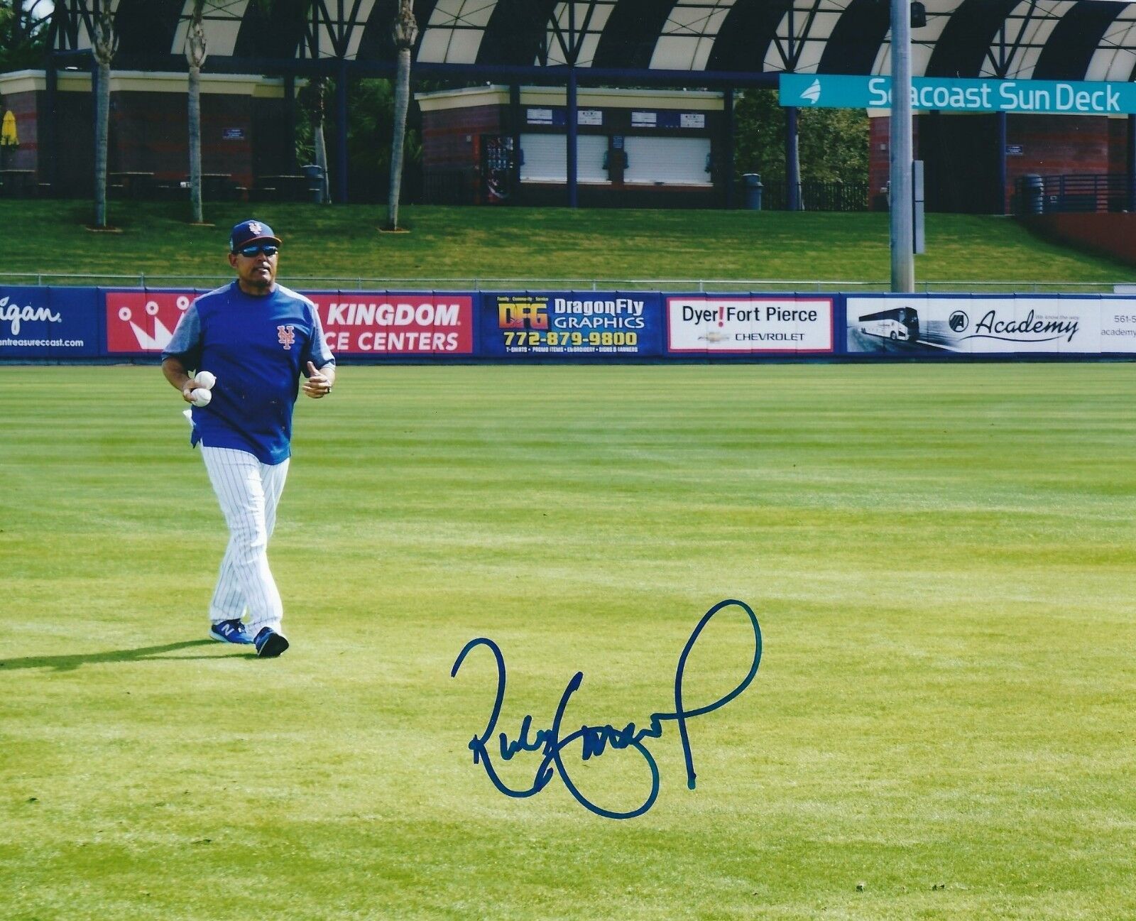 Signed 8x10 RUBEN AMARO New York Mets Autographed Photo Poster painting - COA