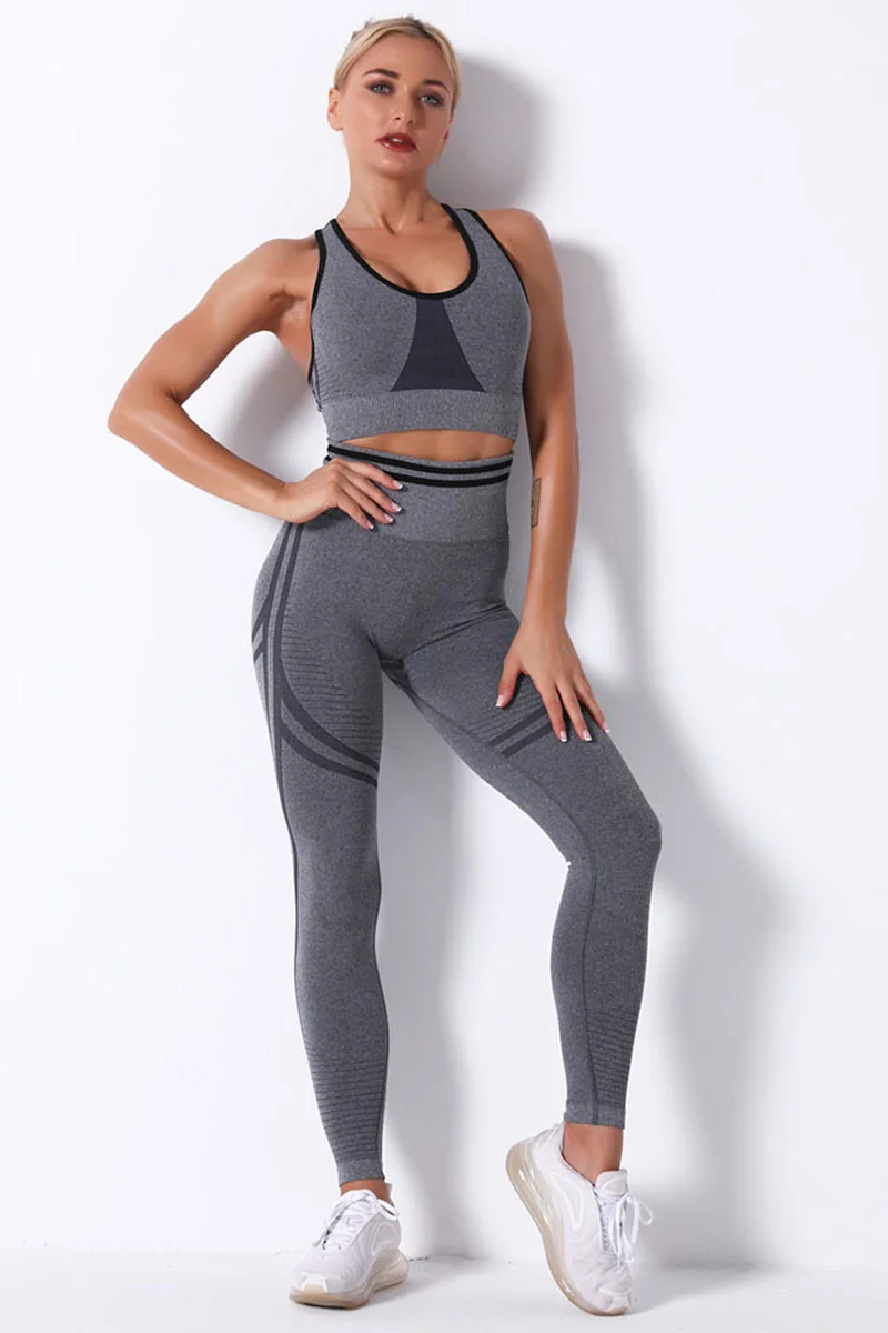Seamless knitted yoga suit set