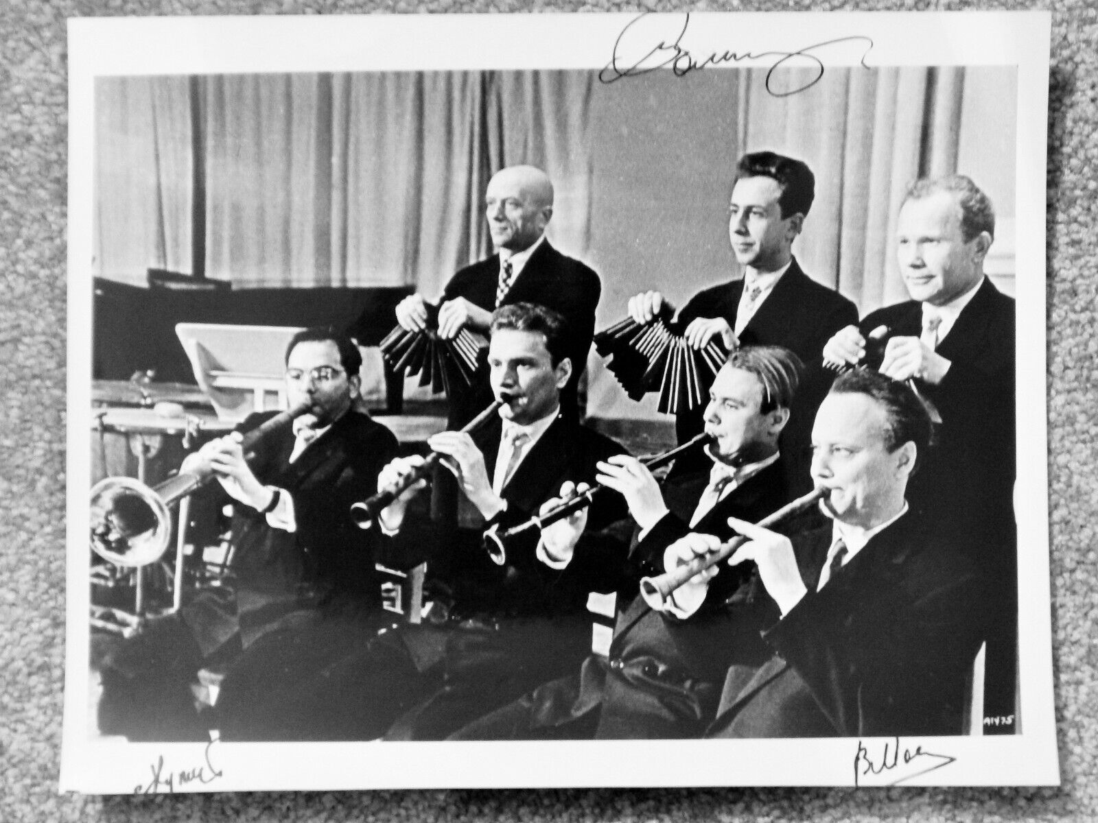 OSIPOV BALALAIKA ORCHESTRA OF MOSCOW autographed Photo Poster painting 8 X 10 1969 TOUR