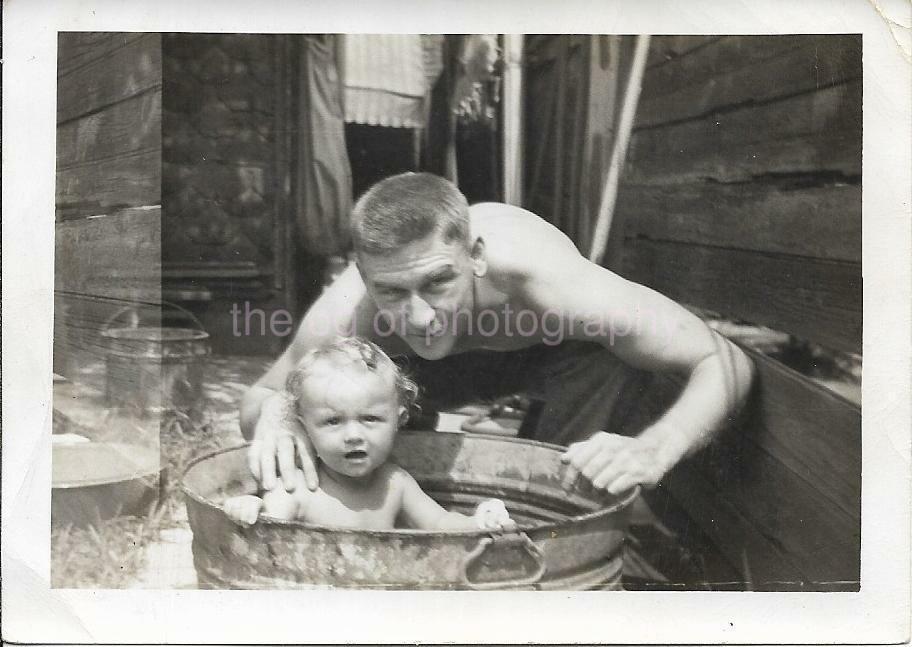 Vintage FOUND Photo Poster paintingGRAPH bw FATHER AND CHILD Original SNAPSHOT JD 110 1 C