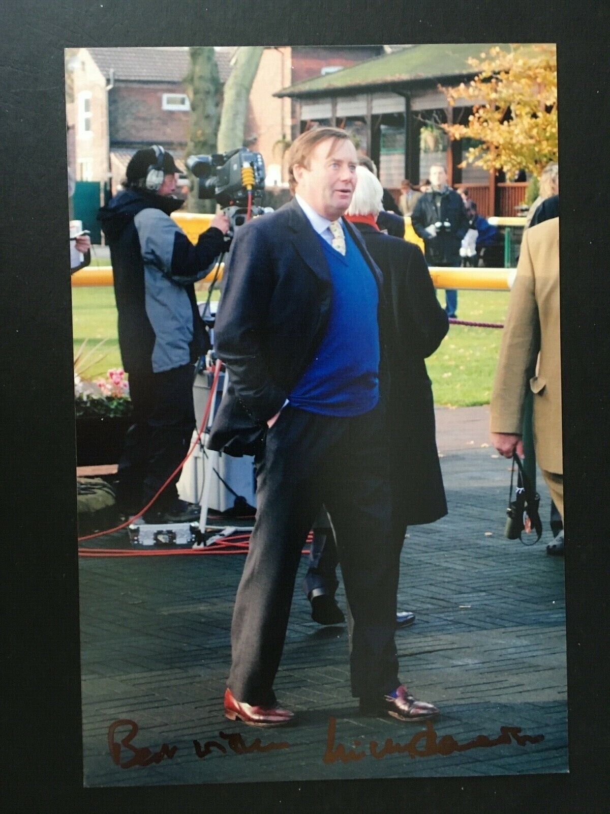 NICKY HENDERSON - GREAT RACEHORSE TRAINER - EXCELLENT SIGNED Photo Poster paintingGRAPH