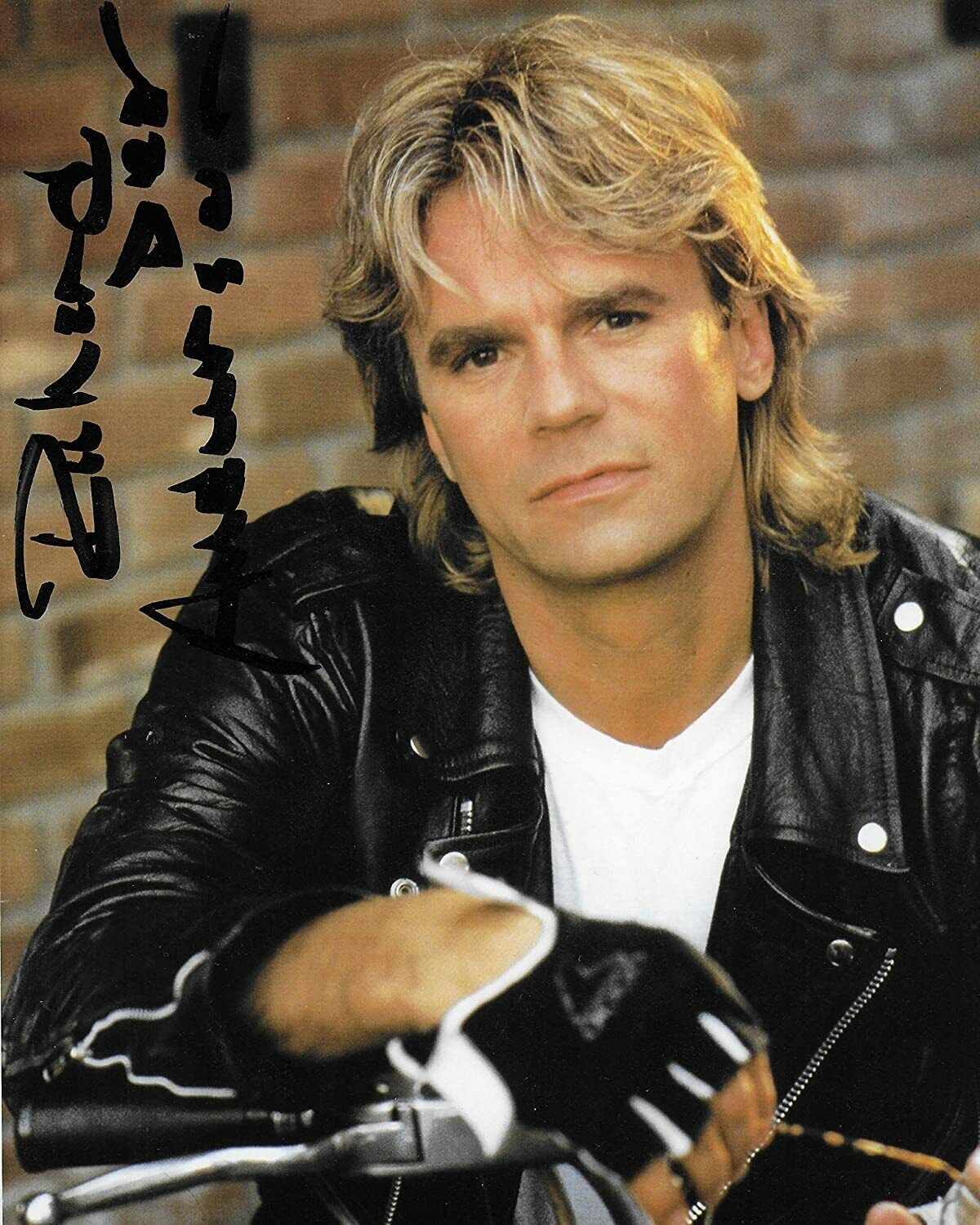 Richard Dean Anderson MacGyver Original 8X10 Autographed Photo Poster painting #5