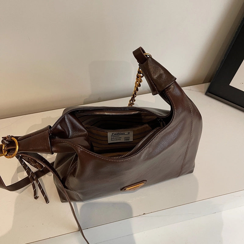 Women’s Medium Pu Leather Solid Color Classic Style Streetwear Square Zipper Underarm Bag