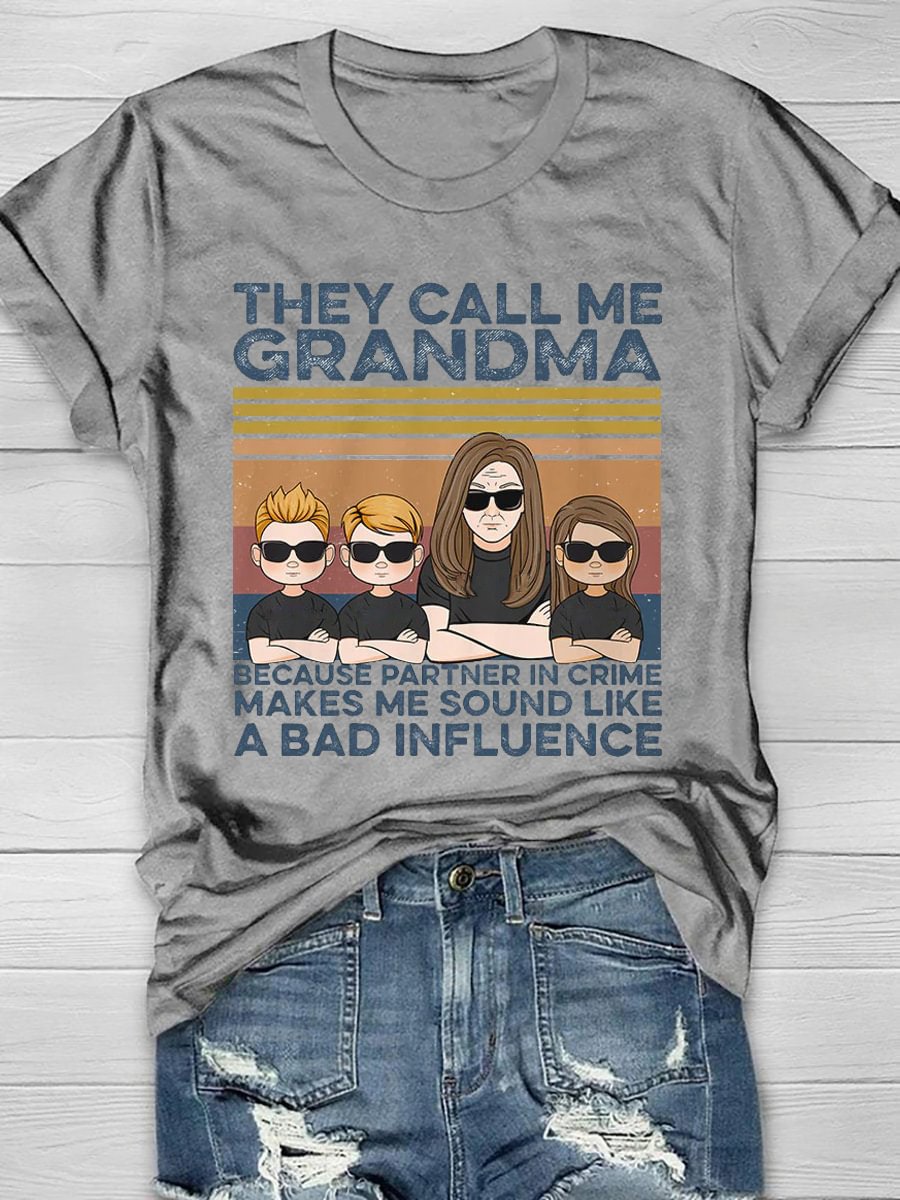 Grandma And Grandchildren Print Short Sleeve T-Shirt