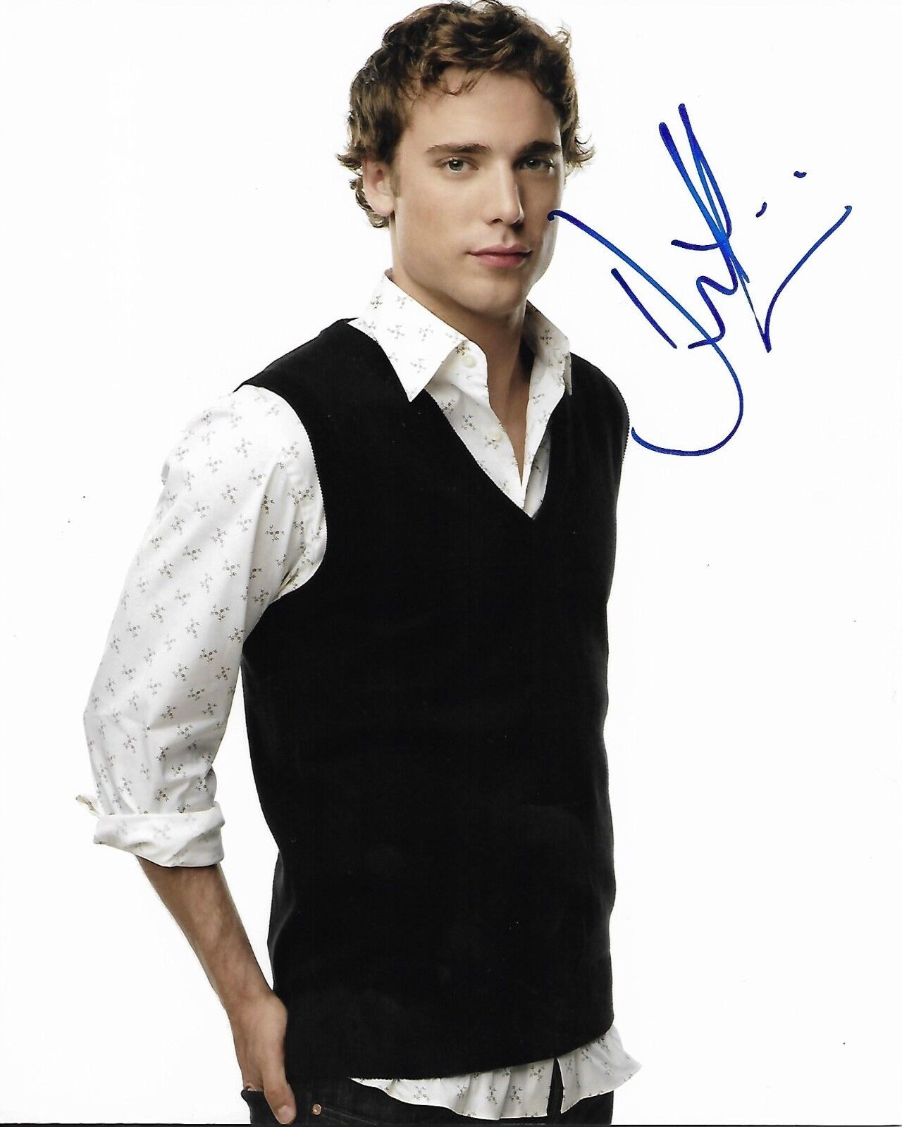 DUSTIN MILLIGAN 90210 AUTOGRAPHED Photo Poster painting SIGNED 8X10 #2 ETHAN WARD