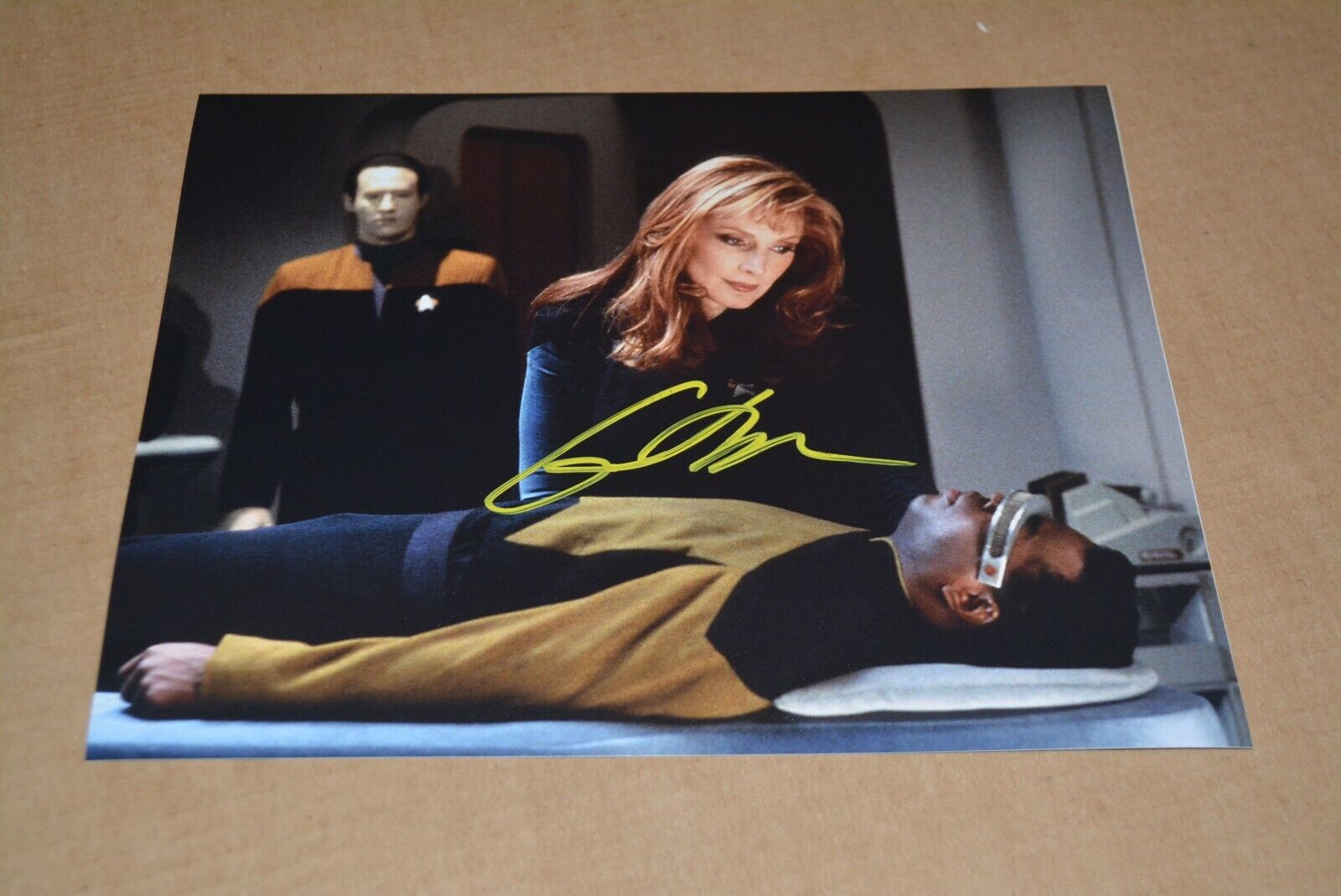 GATES MCFADEN signed autograph 8x10 20x25 cm In Person STAR TREK