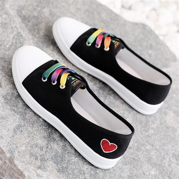 Canvas Shoes Women Vulcanized Shoes Fashion Heart-shaped Flat Sneakers Ladies Lace-up Casual Shoes Breathable Walking Flat Shoes