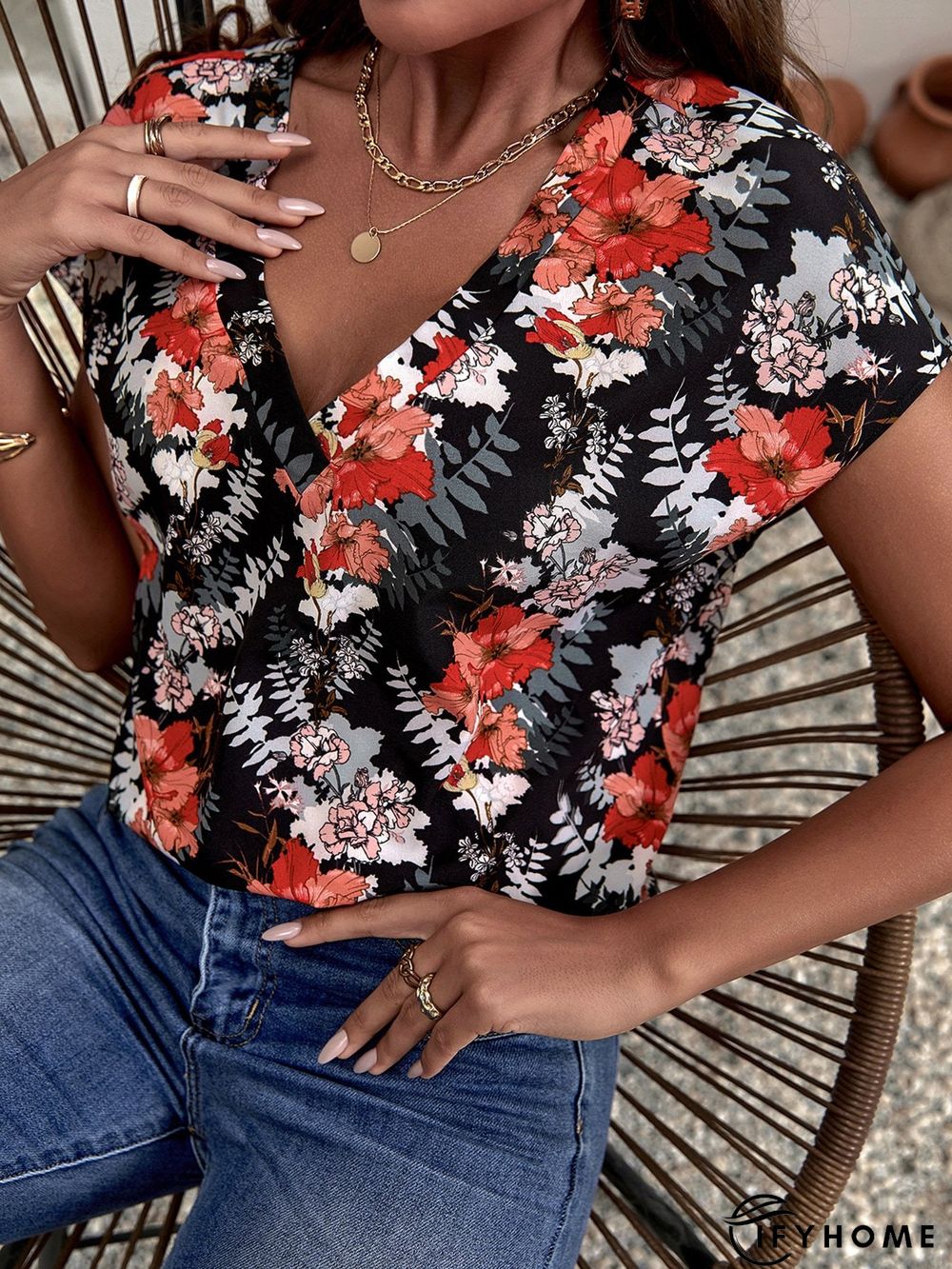 Regular Fit V Neck Casual Floral T-Shirt | IFYHOME