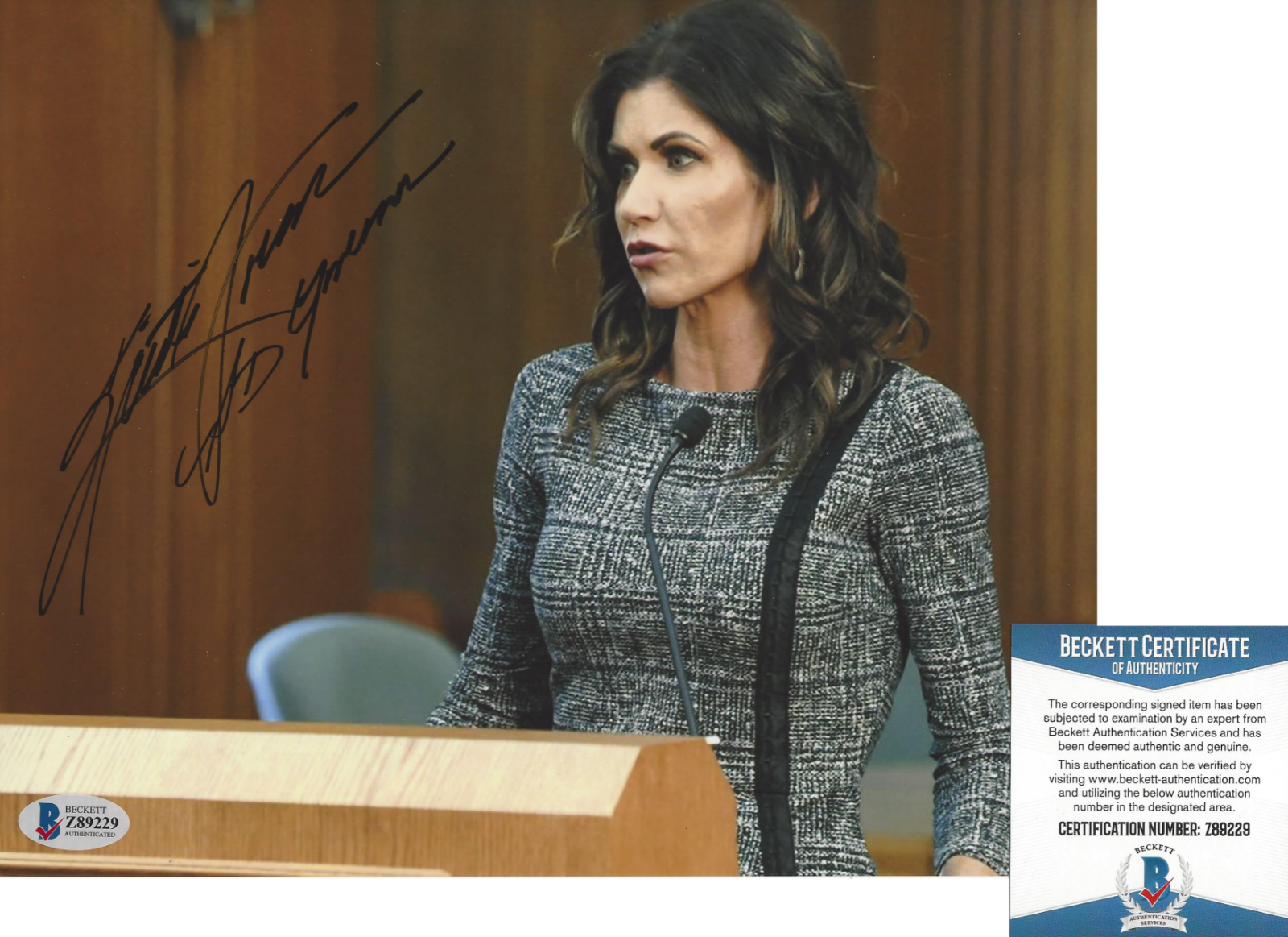 KRISTI NOEM SOUTH DAKOTA GOVERNOR REPUBLICAN SIGNED 8x10 Photo Poster painting BECKETT COA BAS