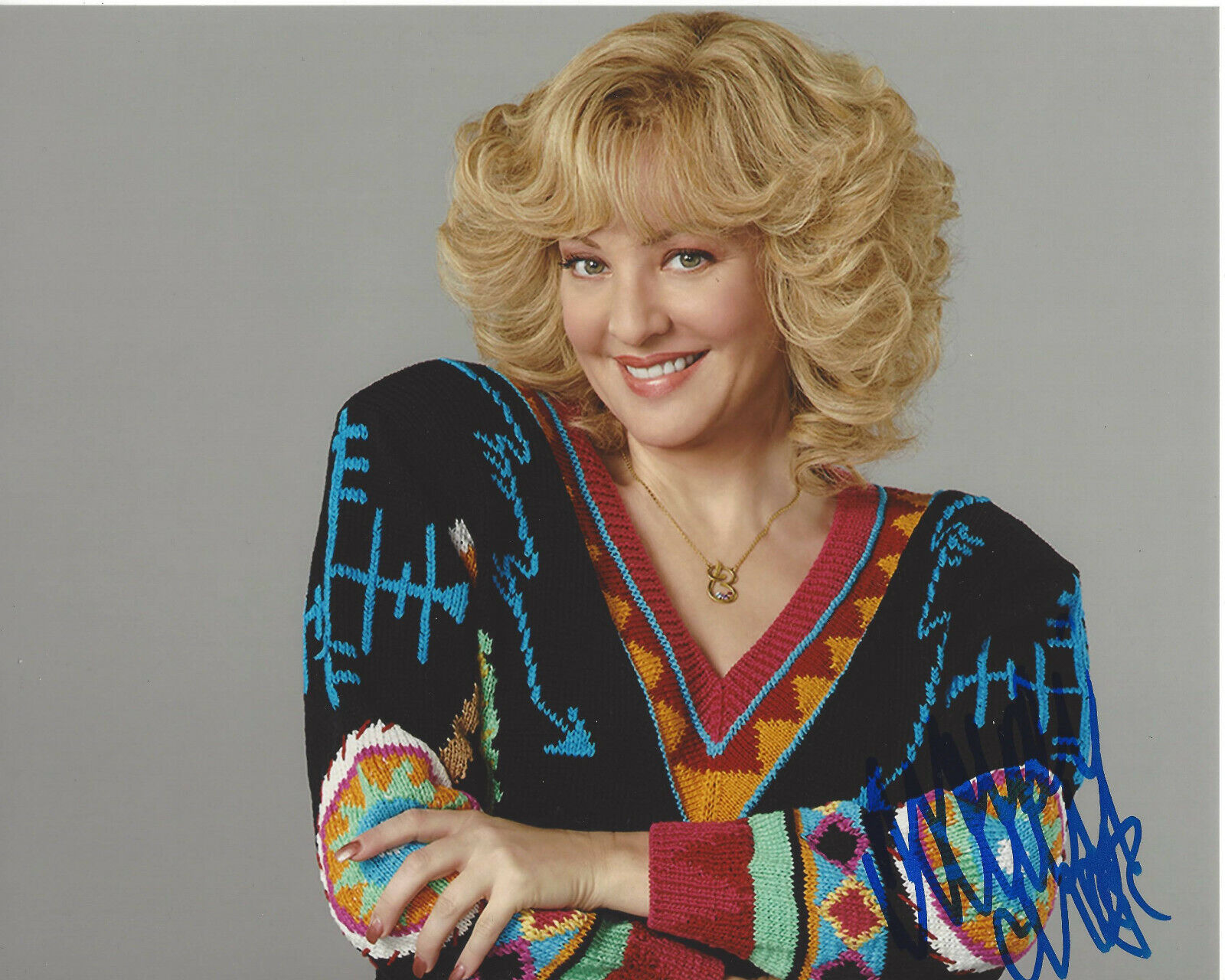 WENDI MCLENDON-COVEY SIGNED AUTHENTIC 'THE GOLDBERGS' 8X10 Photo Poster painting B w/COA ACTRESS