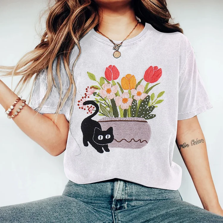 VChics Abstract Creative Potted Plant And Cute Black Cat Embroidery Pattern Drawing Art T-Shirt