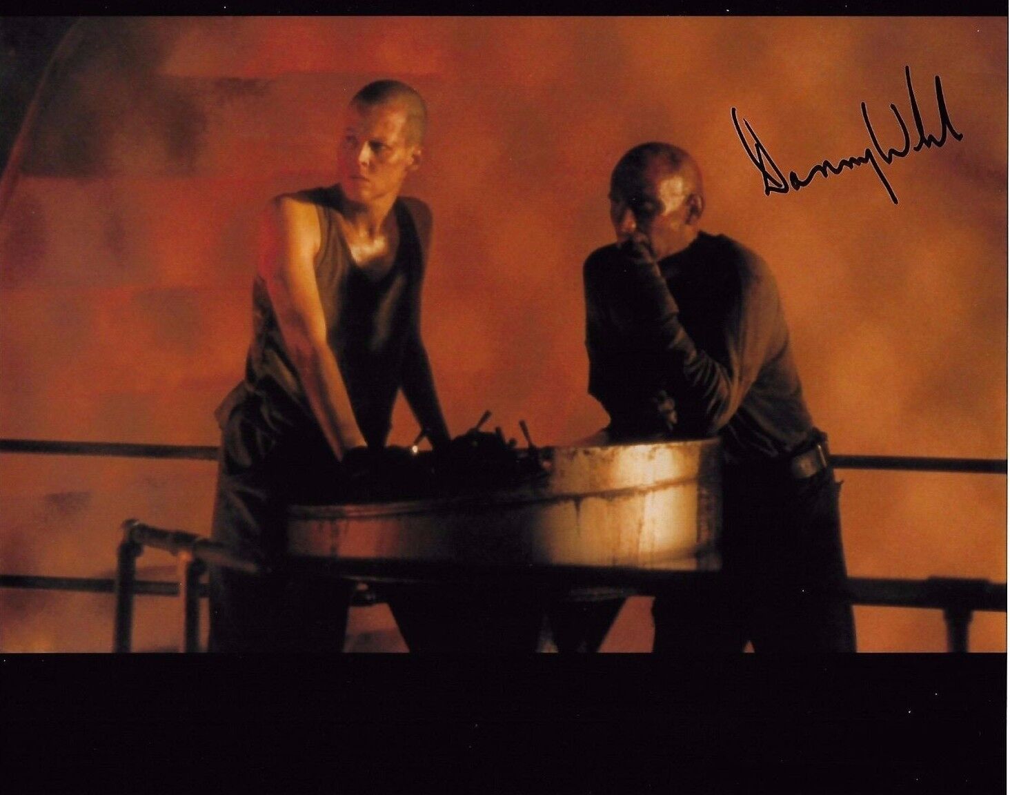 Danny Webb Signed 8x10 Photo Poster painting - ALIEN 3 - Depicted with Sigourney Weaver - G929