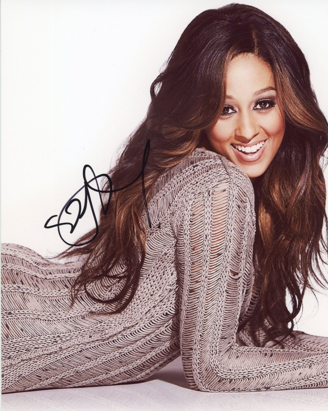 TIA MOWRY Authentic Hand-Signed GEORGEOUS - SISTER SISTER