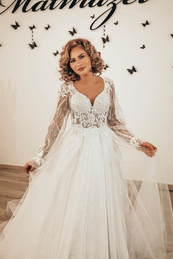 Romantic Sweetheart A-Line Long Sleeves Wedding Dress Appliques Lace Tulle | Ballbellas Ballbellas