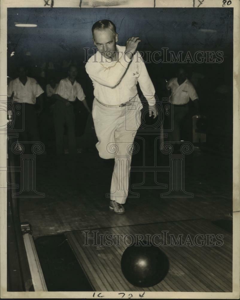 Press Photo Poster painting Bowler William Fries - nos12226