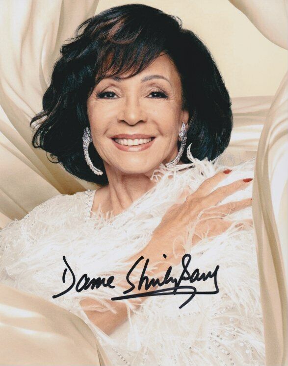 Shirley Bassey signed 8x10 Photo Poster painting in-person