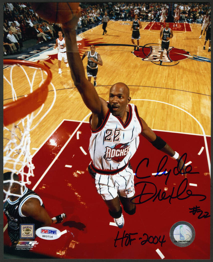 Clyde Drexler SIGNED 8x10 Photo Poster painting+ HOF 2004 Houston Rockets PSA/DNA AUTOGRAPHED