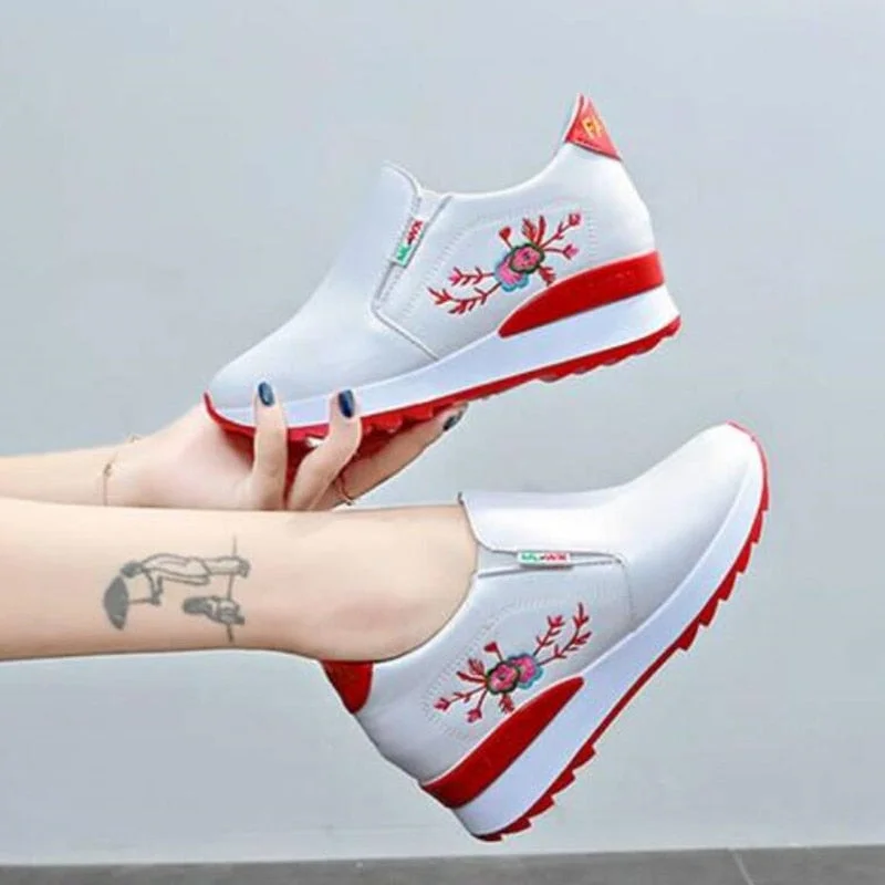 NEW Brand Women Casual Shoes Woman Sneakers Fashion Breathable PU Leather Platform White Women Shoes Soft Footwears Embroidered