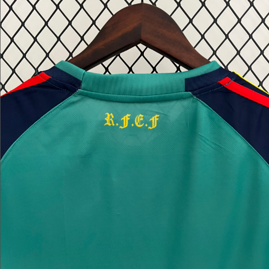 Retro Spain 2010 Goalkeeper Football T-Shirt Thai Quality