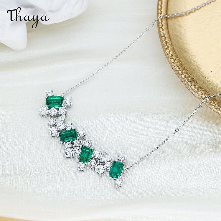 Thaya 925 Silver Snowflake Emerald Necklace
