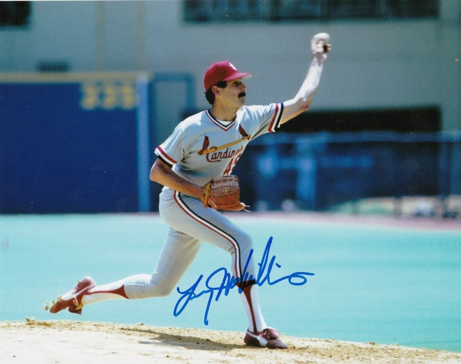 LARRY MCWILLIAMS ST. LOUIS CARDINALS ACTION SIGNED 8x10