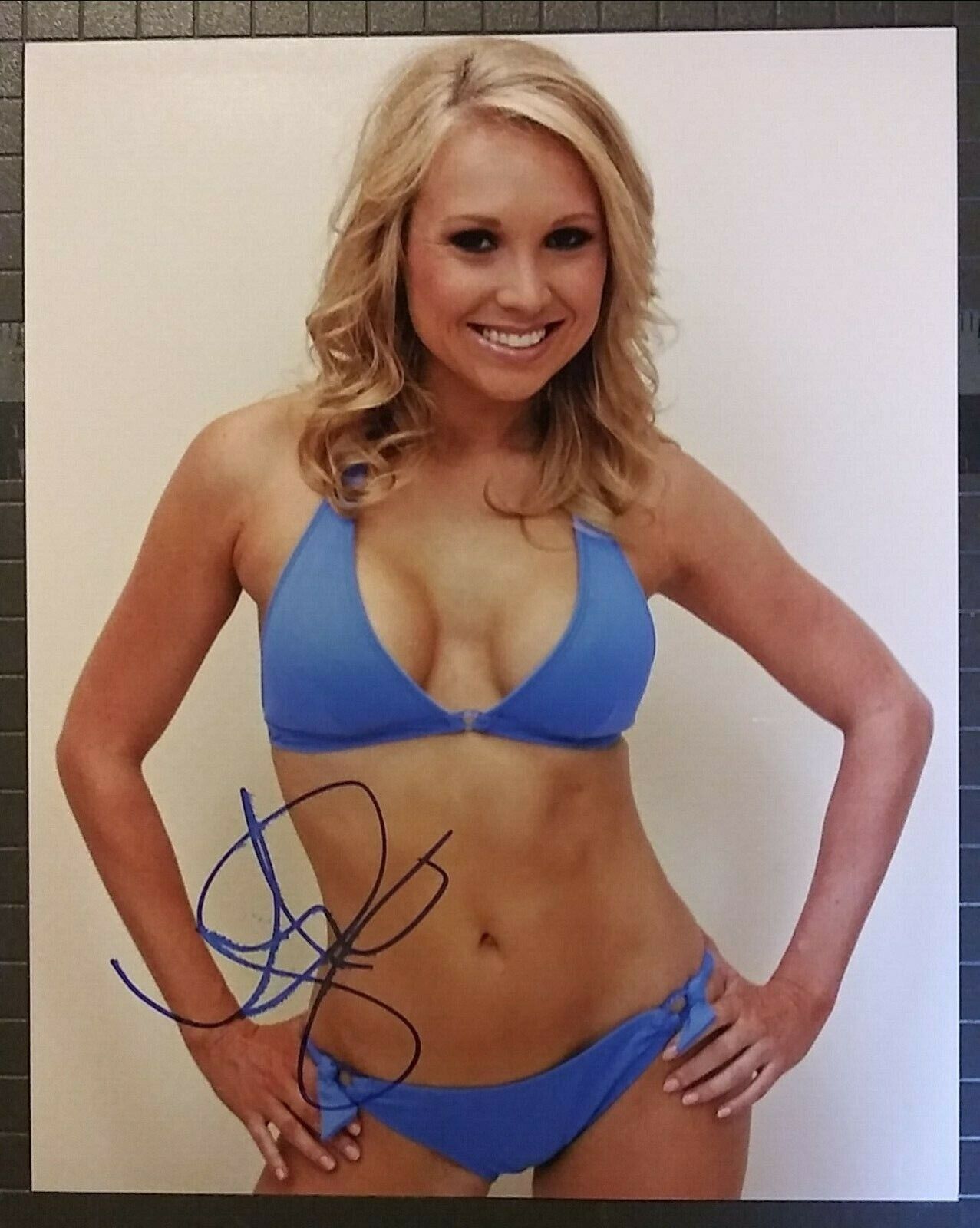 Alana Curry signed 8x10