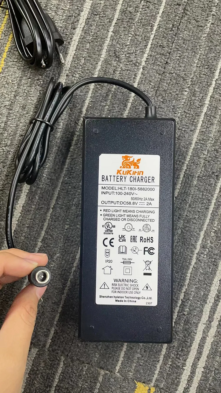 Chargeur électrique pour trottinette Kirin M4 de Kugoo - 48V - 1,5A - 13S