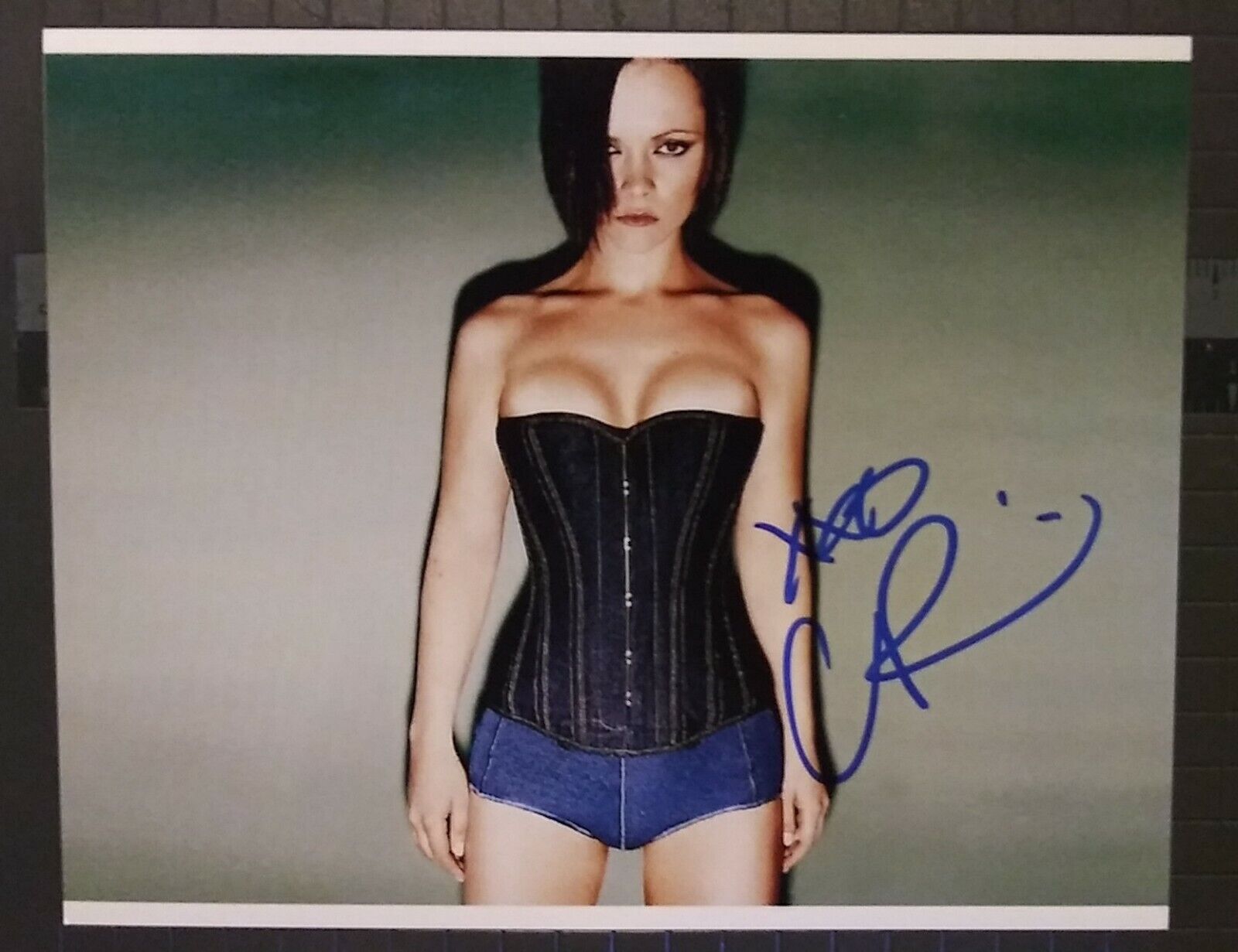 Christina Ricci signed 8x10