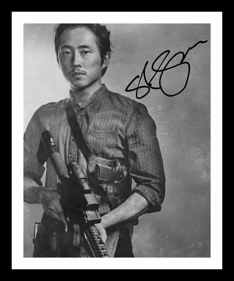 Steven Yeun - The Walking Dead Autograph Signed & Framed Photo Poster painting 2