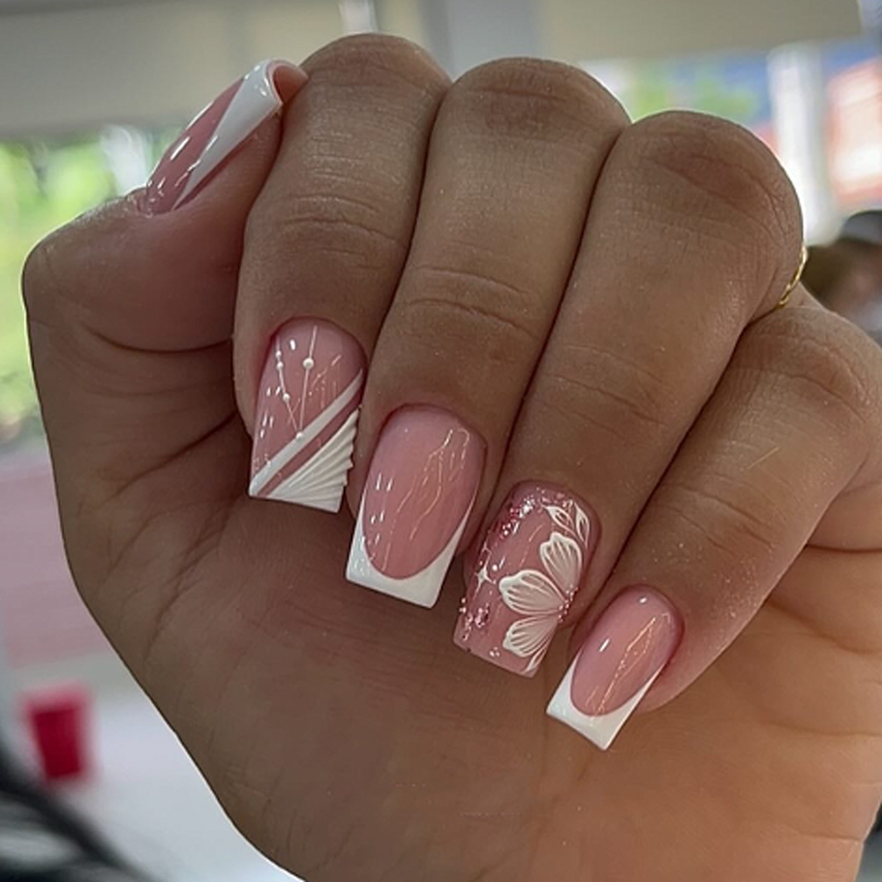 24PCS Mid-length Square Nail Shiny Cat Eyes Wearable False Nails White French Press on Nails with Golden Stripe Full Cover Nail